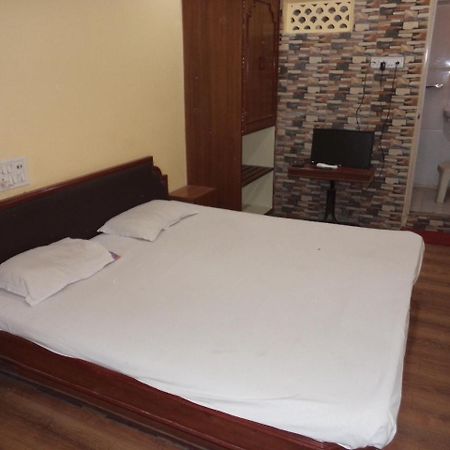 Hotel Neelkamal Indore Esterno foto